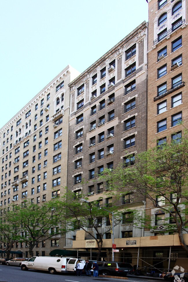 Building Photo - Wayne Apartments