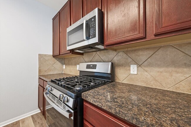 Foto del edificio - 2810 Meadowbrook Lane