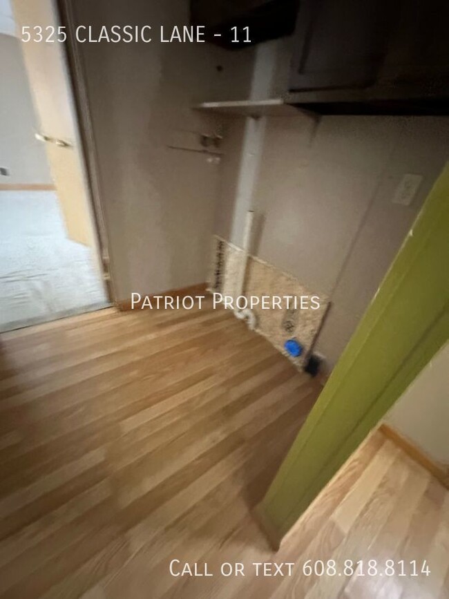Foto del edificio - 5325 Classic Ln