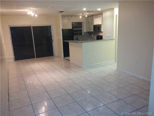 Foto del edificio - 553 NW 43rd St