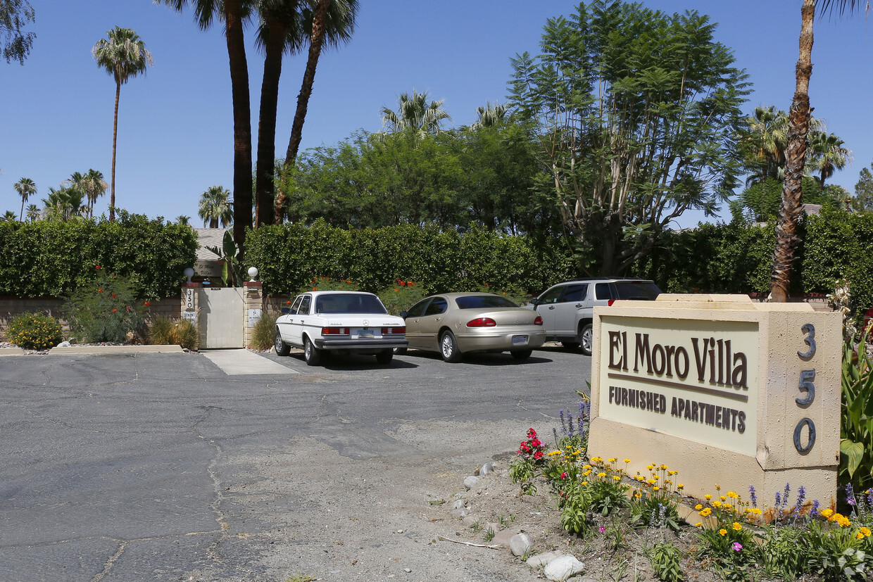 Primary Photo - El Moro Villa Apartments