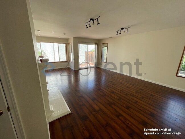 Foto del edificio - 291 Fairmeadow Way