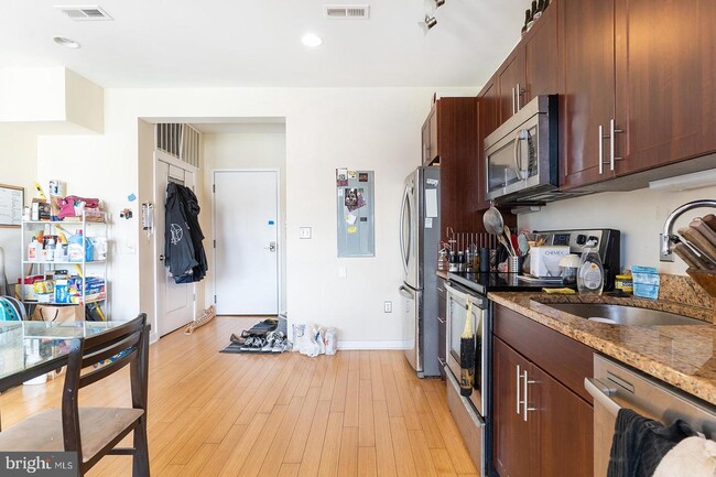 Foto del edificio - 4742 Pine St