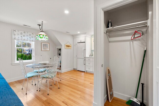 Building Photo - 5 Calebs Ln