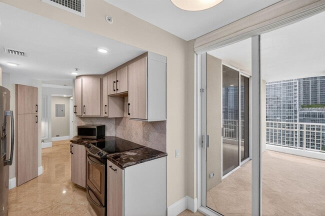 Building Photo - 701 Brickell Key Blvd
