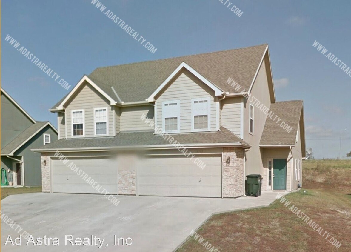 Primary Photo - 3 br, 2.5 bath House - 16812 Sheehan Rd