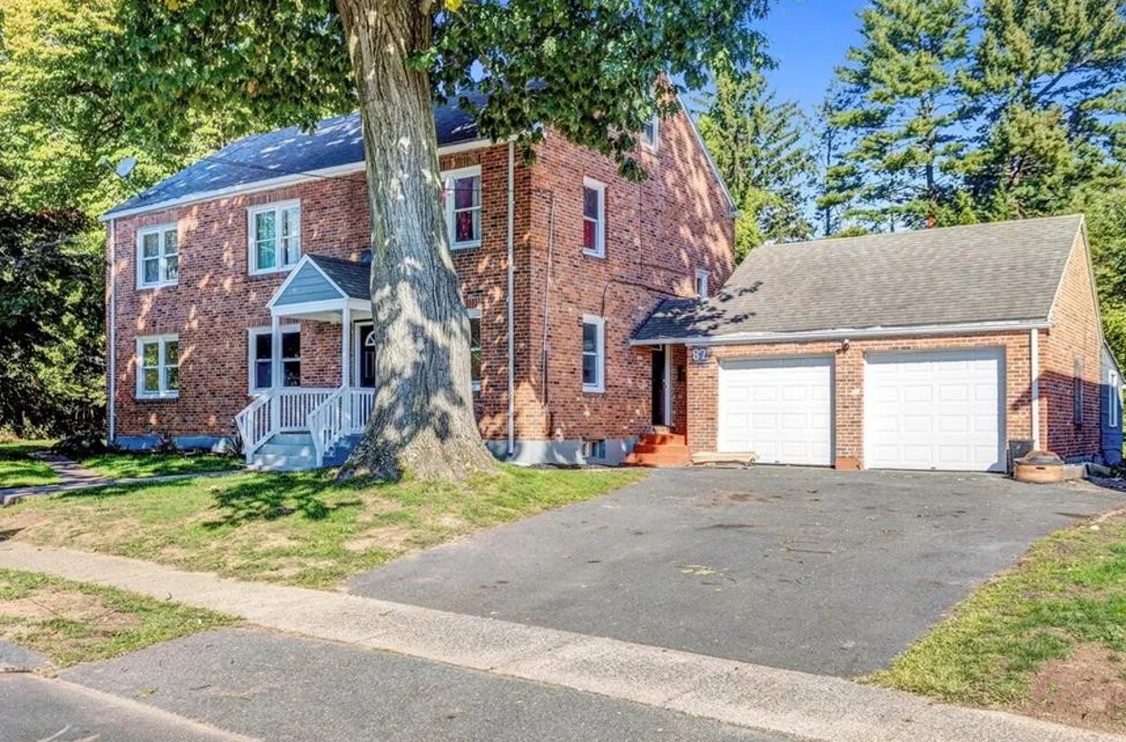 82 Allen St Unit 82 Allen Street, Windsor, CT 06095 Apartments in