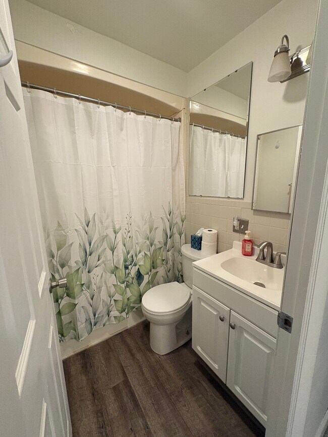 Baño - 507 7th Ave