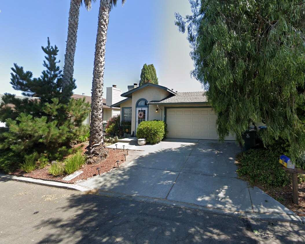 Primary Photo - 2148 Meadow View Pl