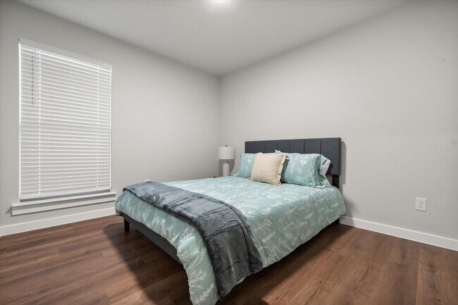 Foto del edificio - 2126 Langford Ave