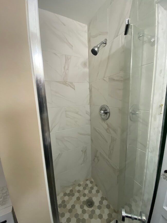shower - 112 North Queen Street