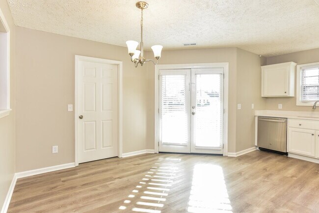 Foto del edificio - 3415 Westbrook Dr