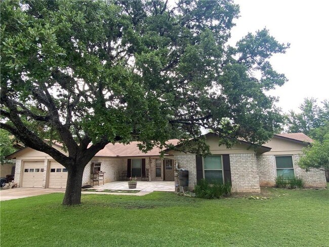 Building Photo - 1801 Bluff Dr