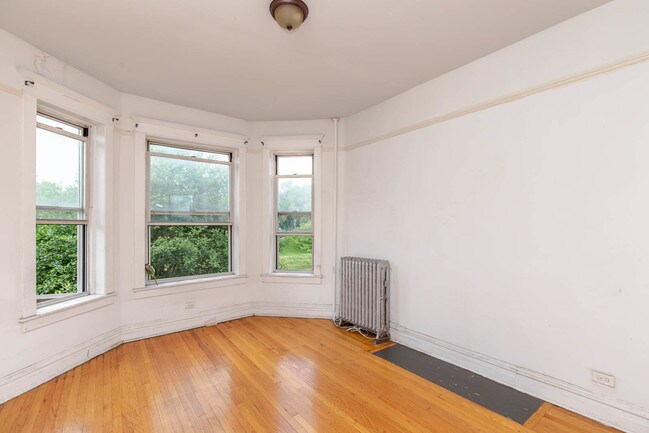Building Photo - 1517 N California Ave