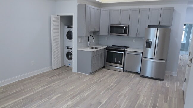 Building Photo - 717 Walnut St