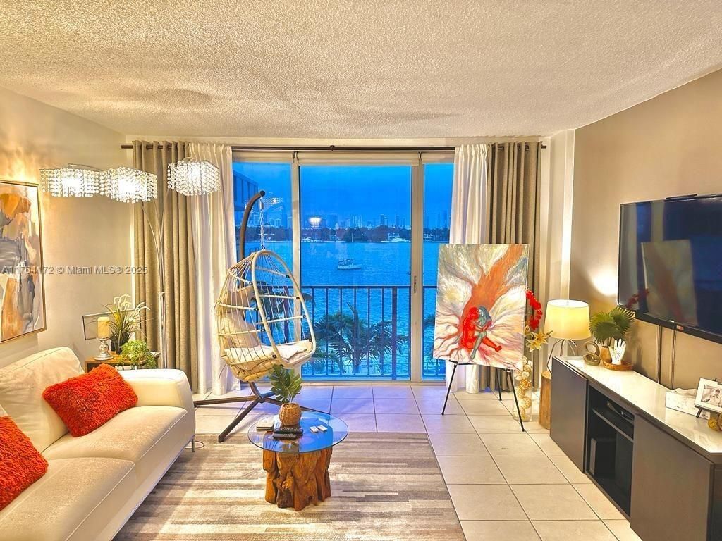 Foto principal - 800 West Ave