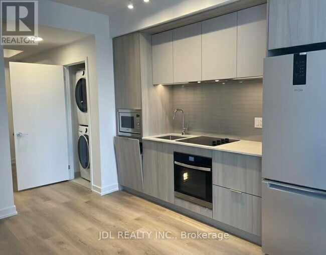 Building Photo - 395 Square One Dr