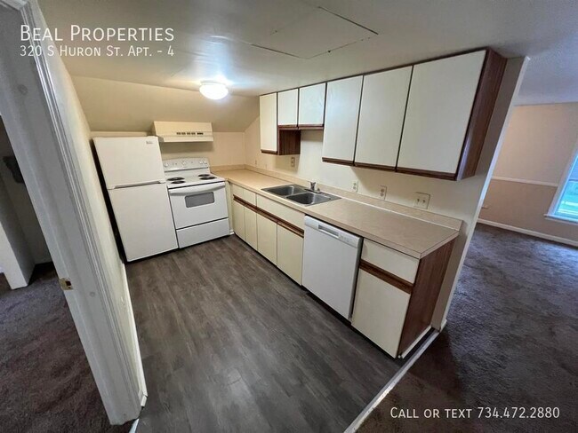 Foto del edificio - 320 S Huron St