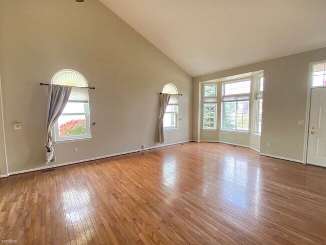 Building Photo - 3 br, 2.5 bath House - 6710 Summerdale Ct E