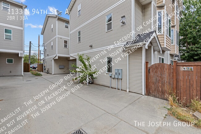 Photo - 1133 N 94th St House