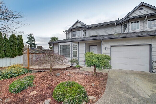 Foto del edificio - 3Bd/2.5Ba Lynnwood Duplex