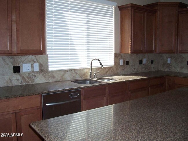 Foto del edificio - 1692 S Parkcrest St