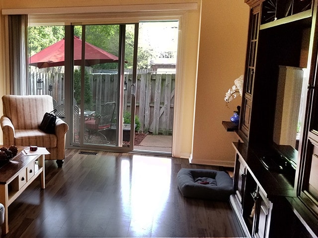 Living room - 4343 Laclede Ave