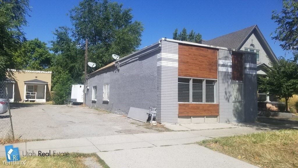 Primary Photo - Studio, 1 bath Condo - Mini Market