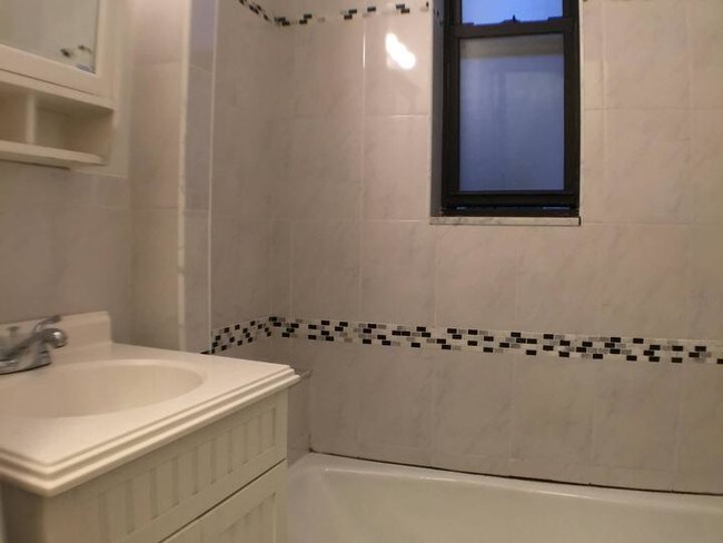 Foto del edificio - 343 E 39th St
