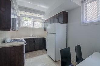 Building Photo - 4515 Av. Dupuis