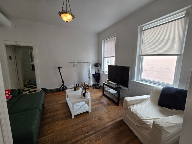 Foto del edificio - 421 W Grace St