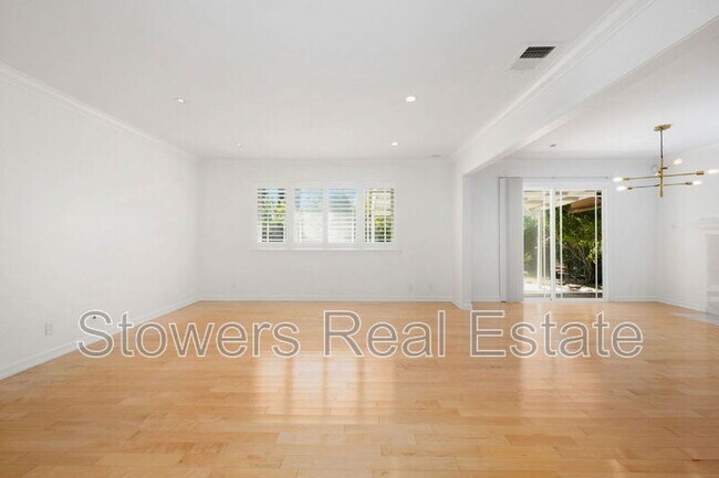 Foto del edificio - 4840 Coco Palm Dr