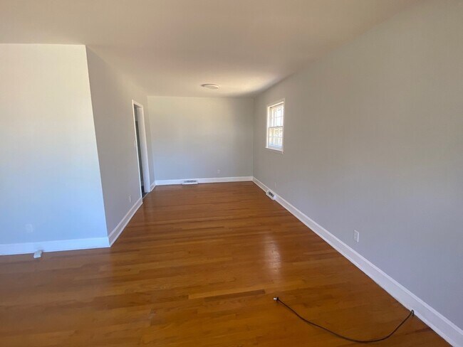 Foto del edificio - 243 St Matthews Ln