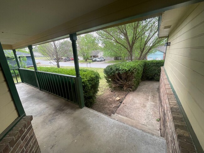 Foto del edificio - Located off Wedinton Dr! 3 Bedroom 2 Bathr...