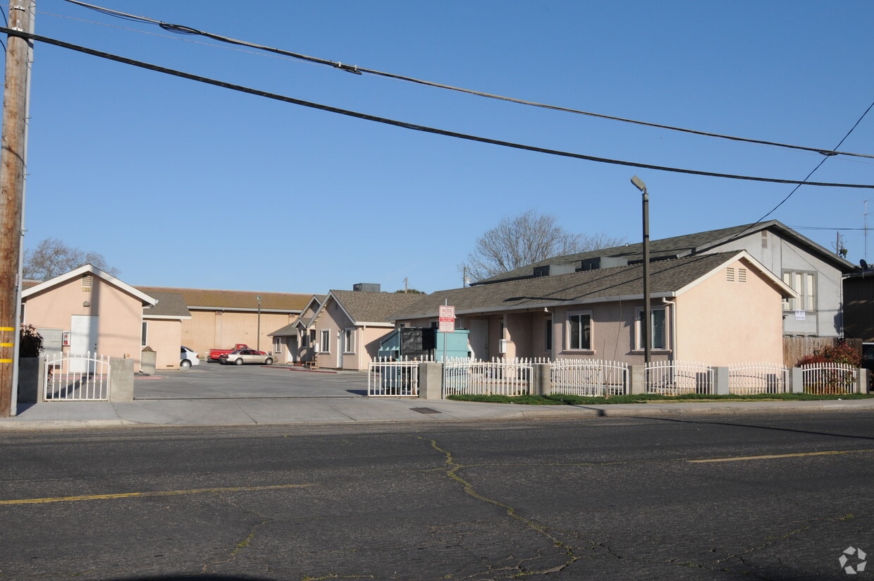 Building Photo - 125 S 6th Ave