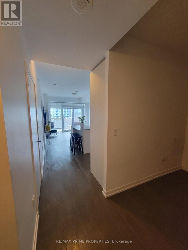 Photo du bâtiment - 2520-2520 Eglinton Ave W
