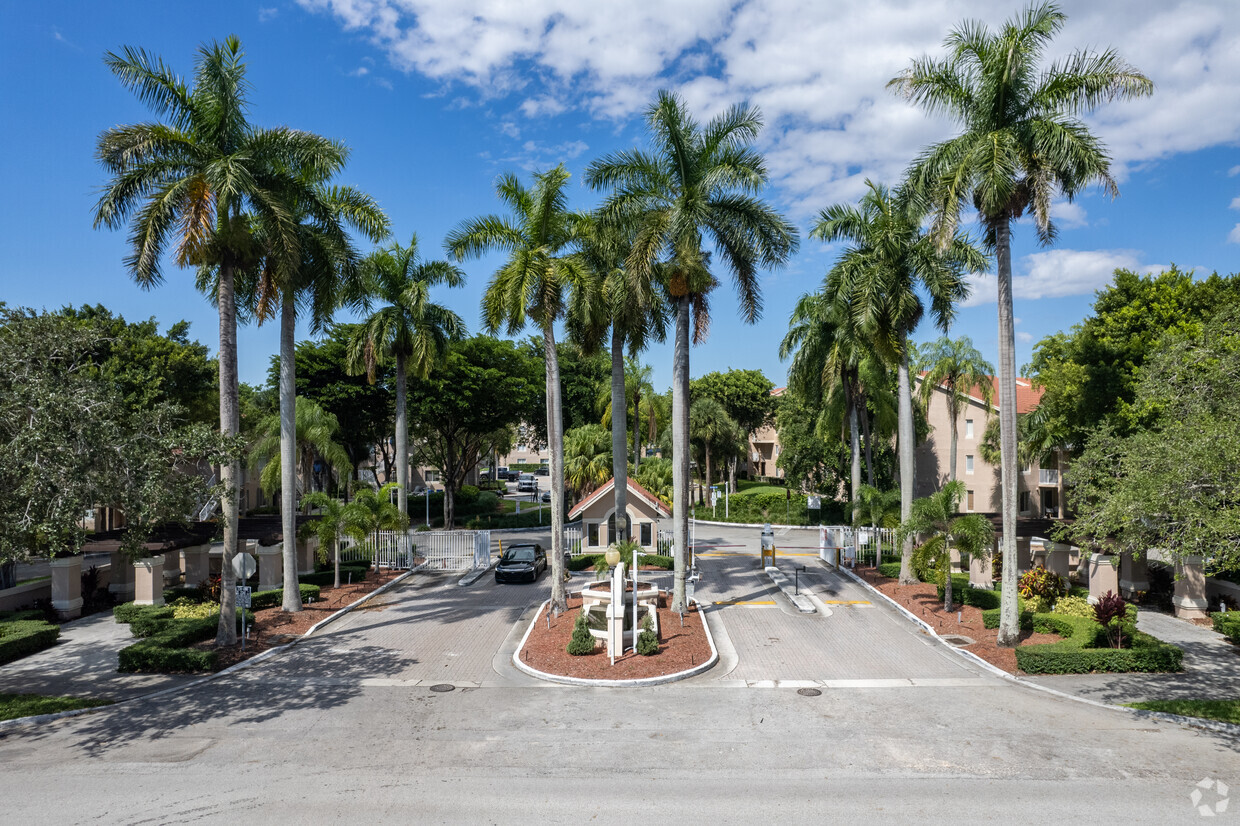 Entrance - Royal Palm Place Condos