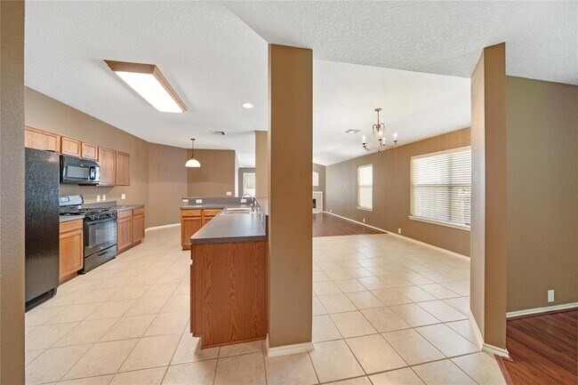 Foto del edificio - 5706 Baldwin Elm St