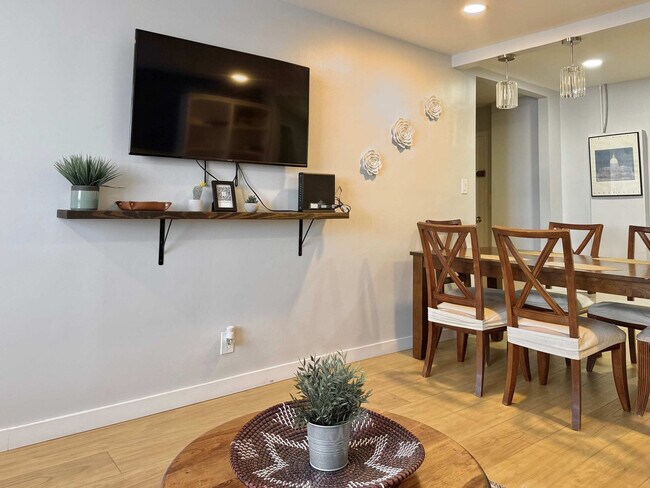 Building Photo - 215 Piedmont Ave NE