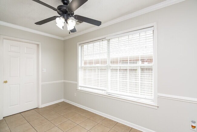Foto del edificio - 1851 Timber Way N