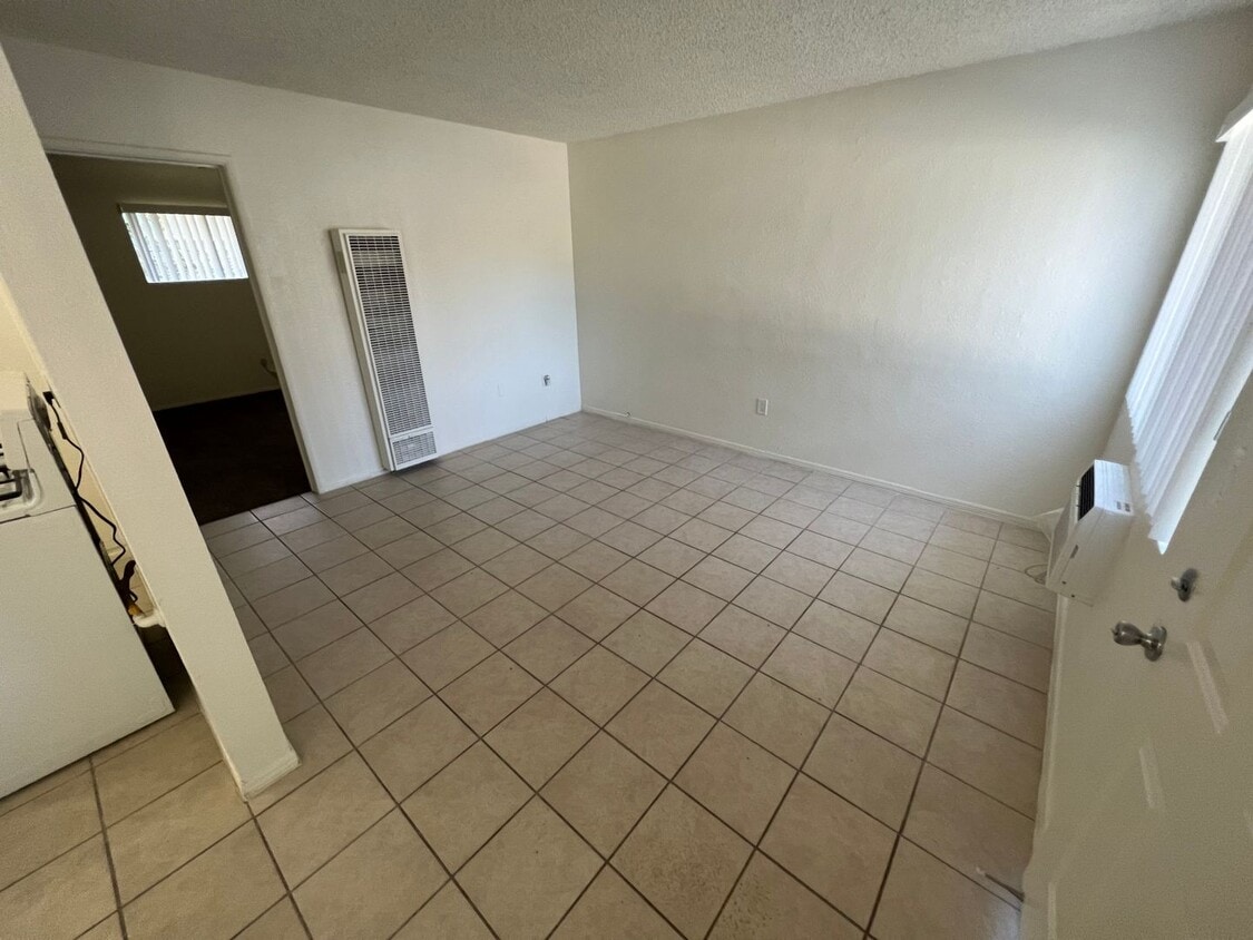 25192 Van Leuven St Unit C, Loma Linda, CA 92354 Room for Rent in
