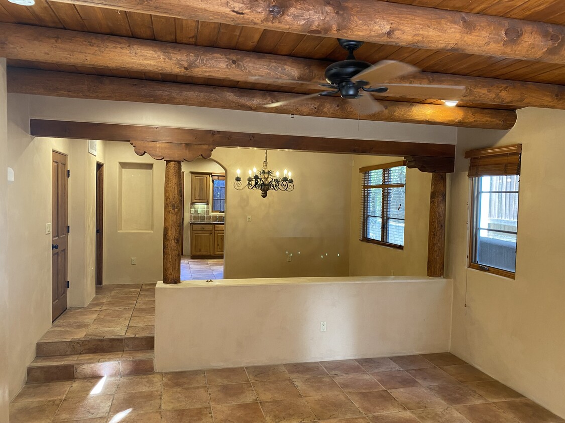 Dining area - 103 Catron St