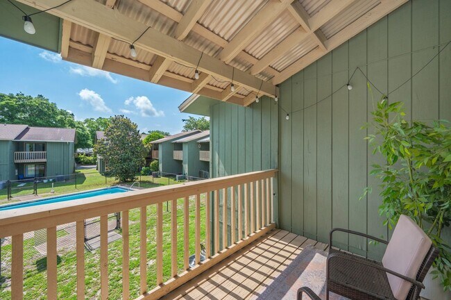 Foto del edificio - Stunning 2 Bedroom Townhouse in Fort Walton Beach!