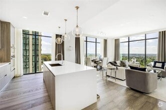 Building Photo - 2965 Peachtree Rd
