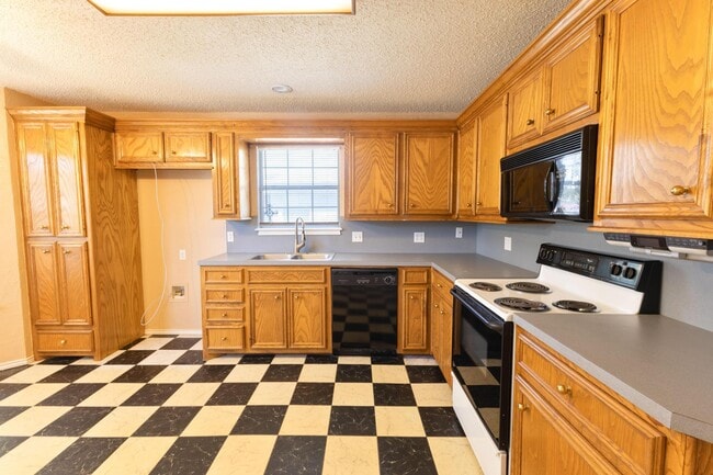 Building Photo - 6115 8th St