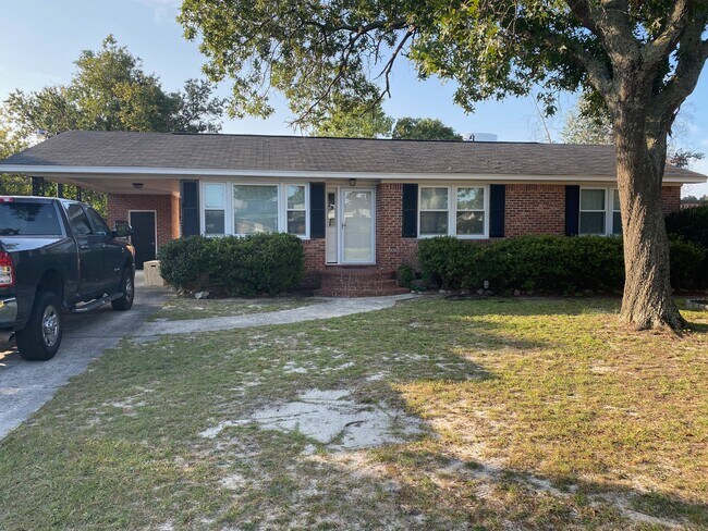 Building Photo - 1437 Karlaney Ave