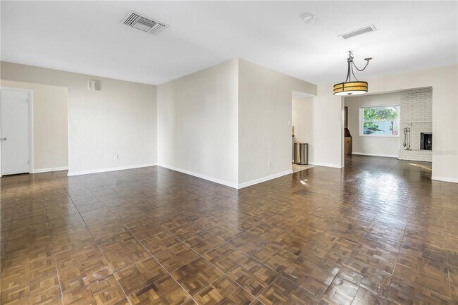 Foto del edificio - 1256 Snell Isle Blvd NE