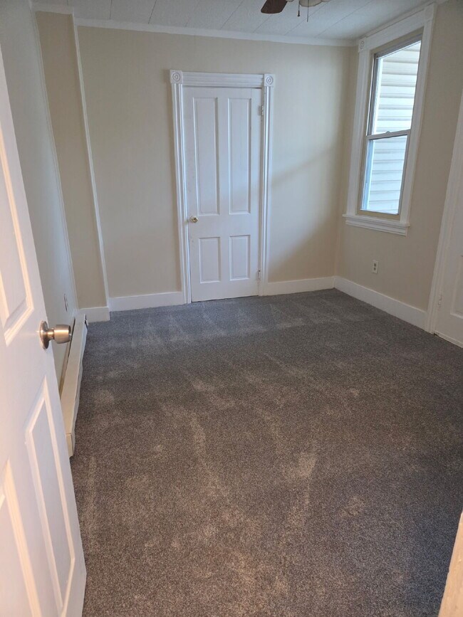 Foto del edificio - "Charming 3-Bed Sanctuary in Lebanon – Your Cozy Haven Awaits!"