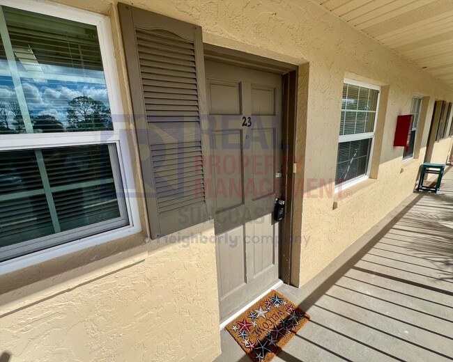 Foto del edificio - Adorable 1 bed 1 Bath in Sarasota FL!