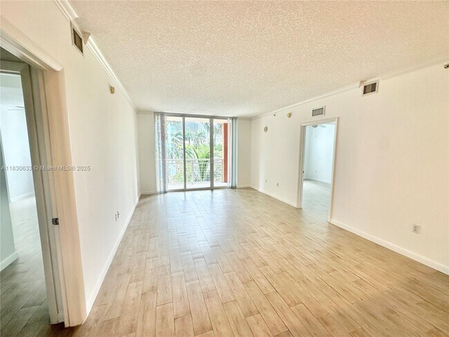 Foto del edificio - 2000 N Bayshore Dr